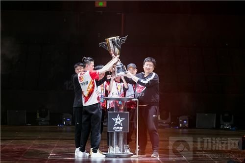 CFS2018世界赛：情久斩获首个世界赛冠军